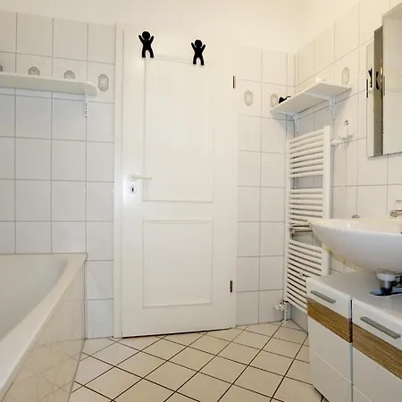 Apartment Am Weiher, 3 Redewisch
